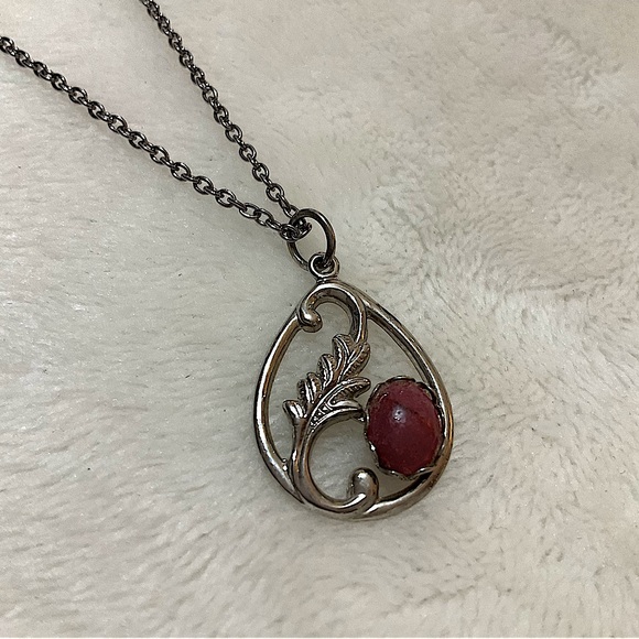 Vintage Silvertone Chain Necklace with Teardrop Pasley and Gemstone Pendant - Picture 2 of 4